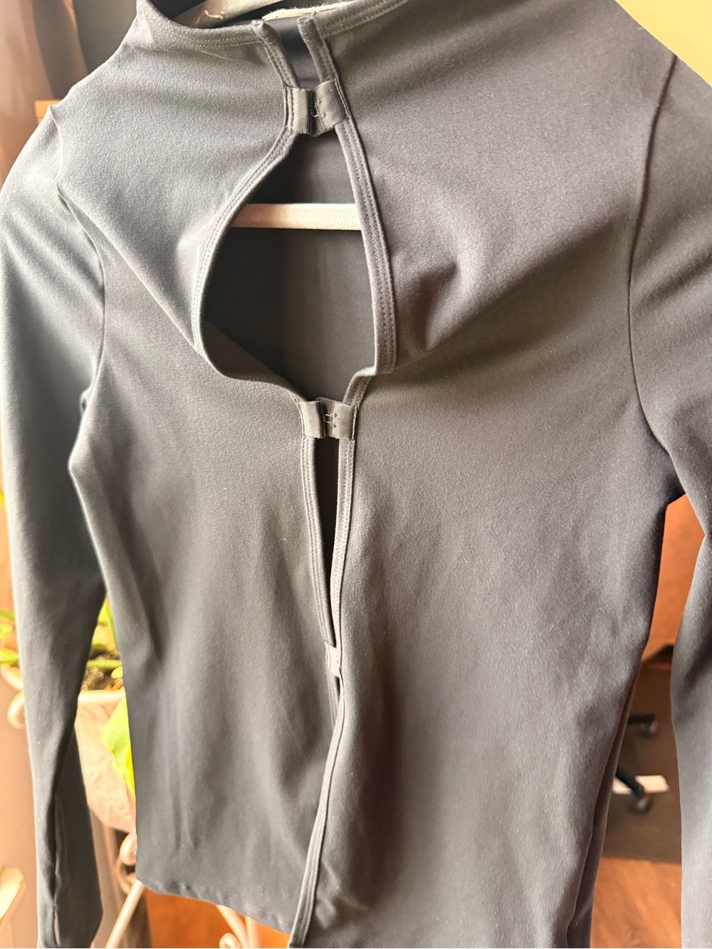 Joah Brown Hook & Eye Cutout Second Skin Sueded Onyx Top M/L - Picture 8 of 8